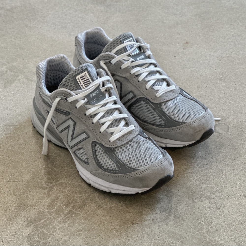 New Balance 990v4